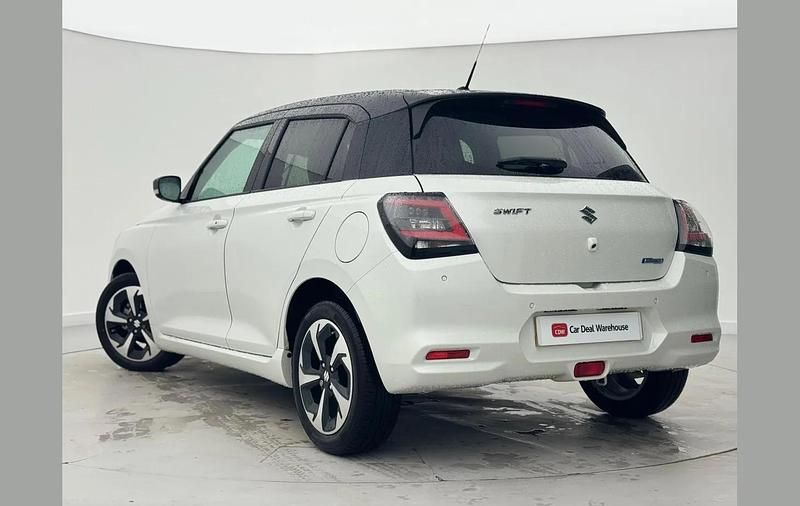 Used Suzuki Swift 80 HP (58 kW) 2025 White Hatchback