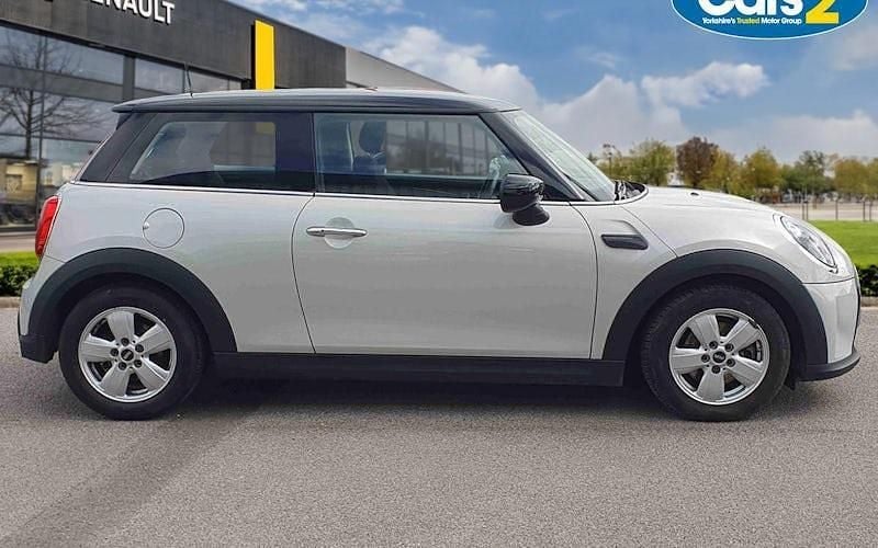 Begagnad Mini Cooper Classic 136 HK (100 kW) 2022 Silver Halvkombi