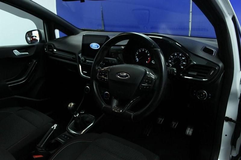 Used Ford Fiesta ST-Line 100 HP (73 kW) 2018 White Hatchback