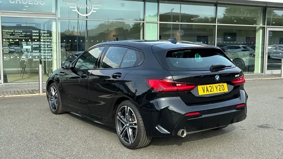 Usado BMW 118 M Sport 134 CV (98 kW) 2021 Negro Utilitario