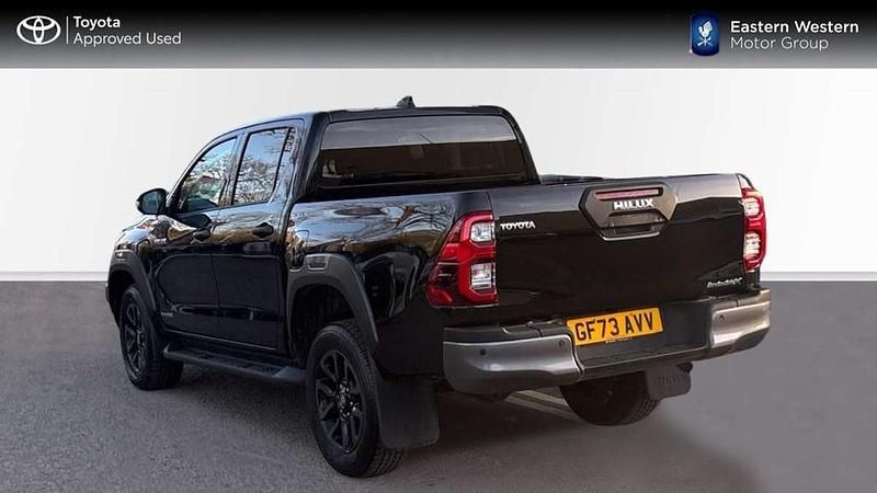 Used Toyota HiLux 201 HP (147 kW) 2023 Black Pickup