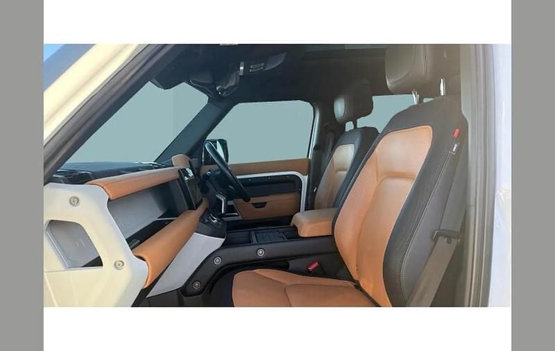 Used Land Rover Defender HSE Dynamic 249 HP (183 kW) 2023 White SUV