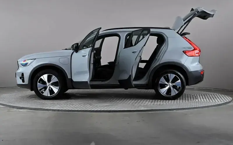 Used Volvo XC40 Plus 211 HP (155 kW) 2023 Grey SUV