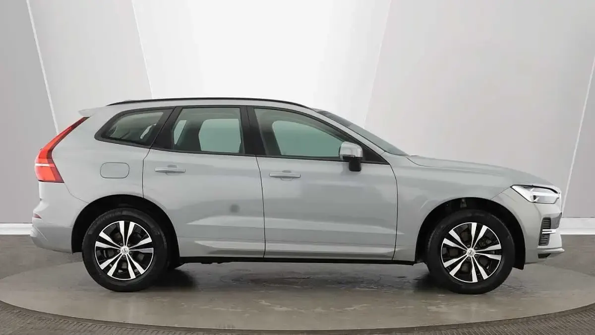 Used Volvo XC60 Core 250 HP (183 kW) 2023 Grey SUV