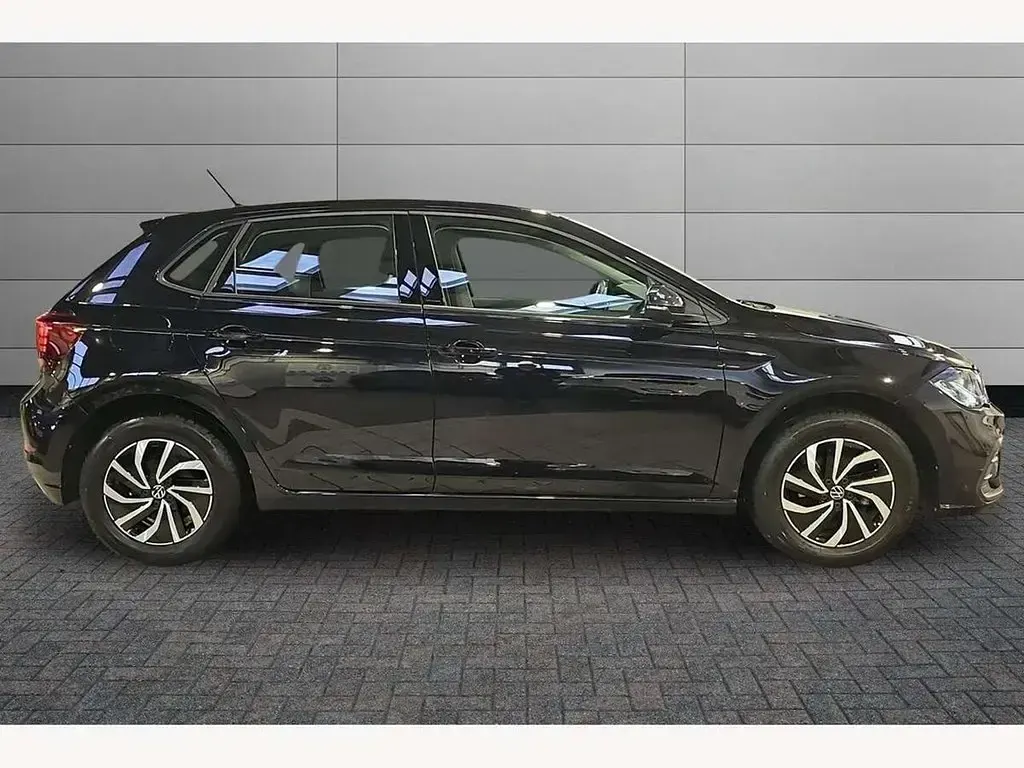 Used VW Polo Life 95 HP (69 kW) 2023 Black Hatchback