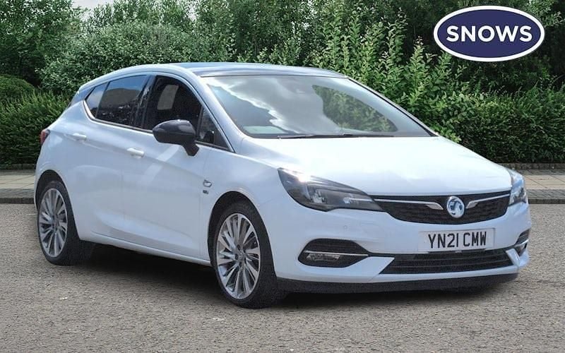 Second-hand Vauxhall Astra Edition 122 CP (89 kW) 2021 Alb Hatchback