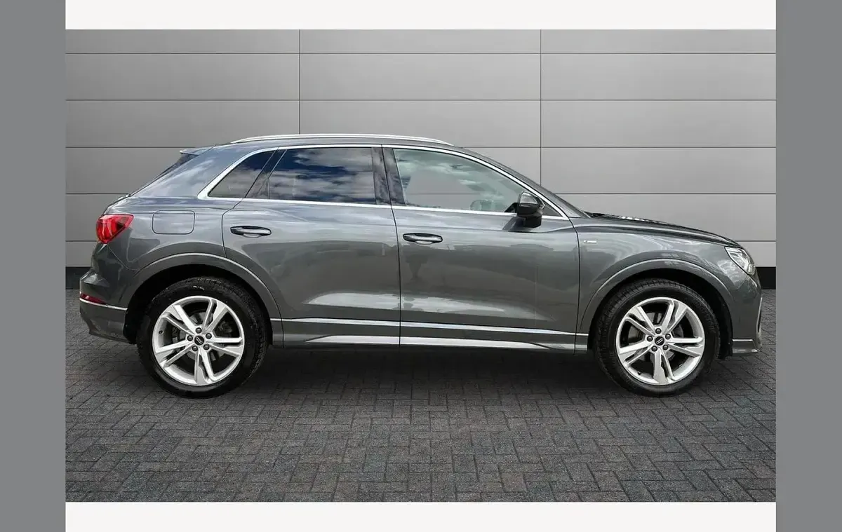 Used Audi Q3 S-Line 150 HP (110 kW) 2023 Grey SUV