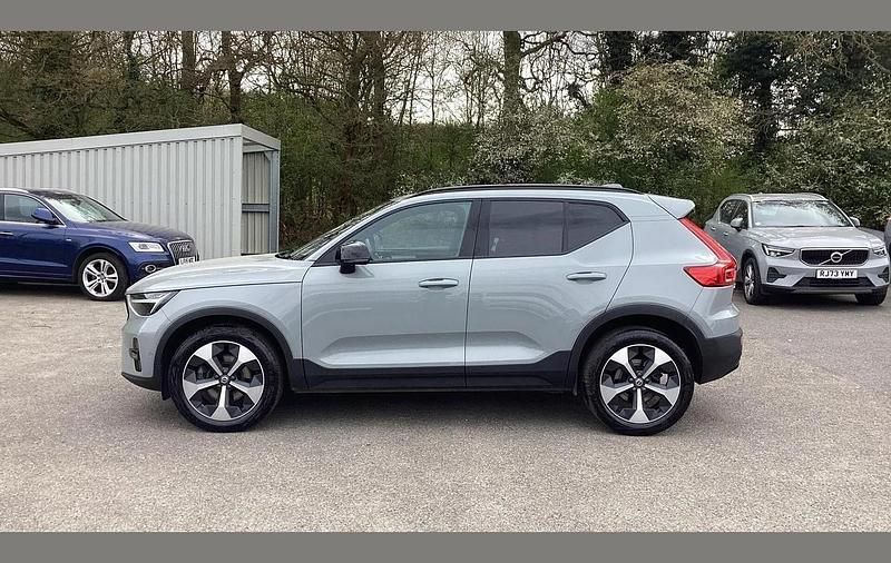New Volvo XC40 Plus 161 HP (118 kW) 2026 Grey SUV