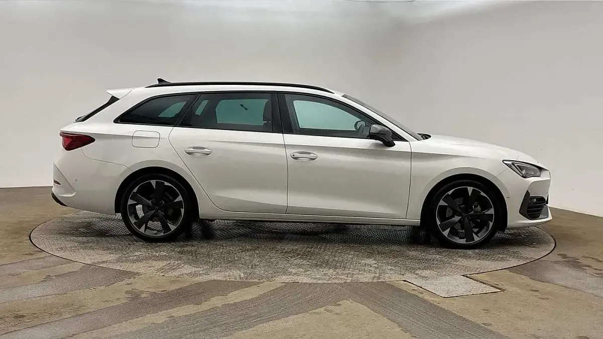 Used Cupra Leon 150 HP (110 kW) 2024 White Estate