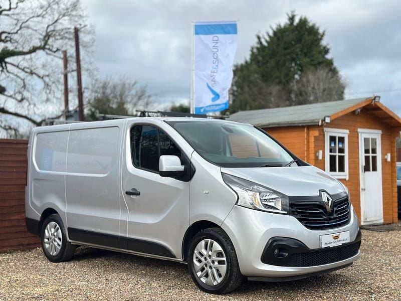 Used Renault Trafic 2017 Silver MPV