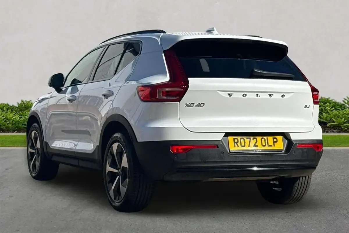 Used Volvo XC40 Ultimate 197 HP (144 kW) 2023 White SUV