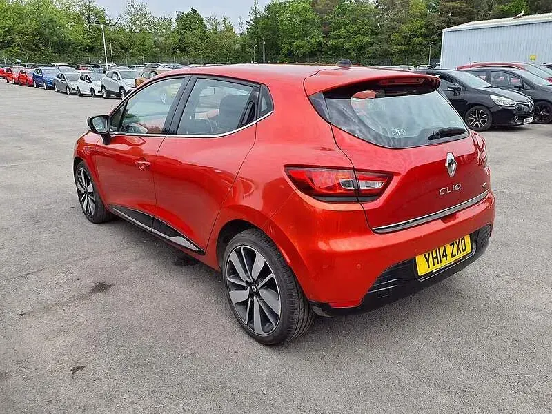 Used Renault Clio Dynamique 90 HP (66 kW) 2014 Red Hatchback