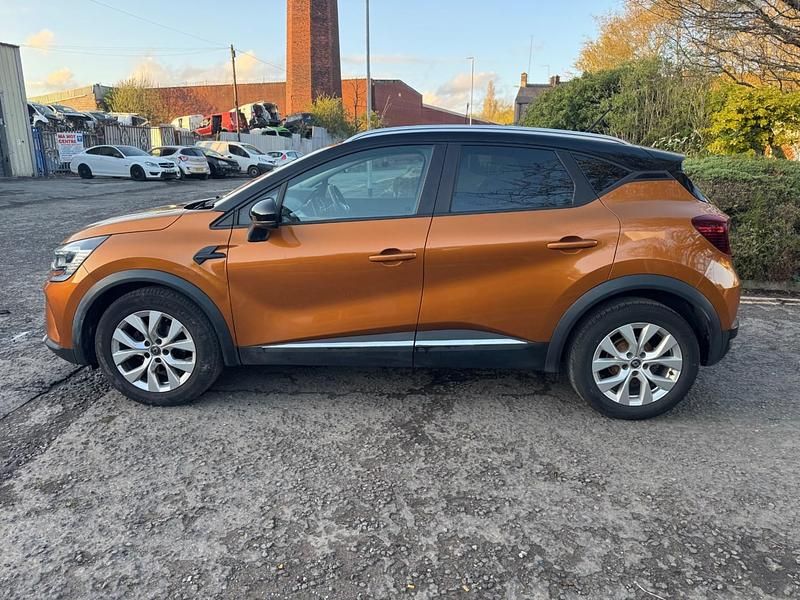 Used Renault Captur Iconic 2021 Orange SUV