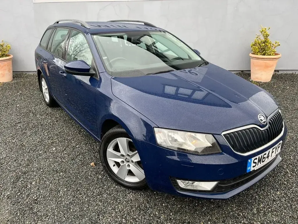 Used Skoda Octavia SE 105 HP (77 kW) 2014 Blue Estate