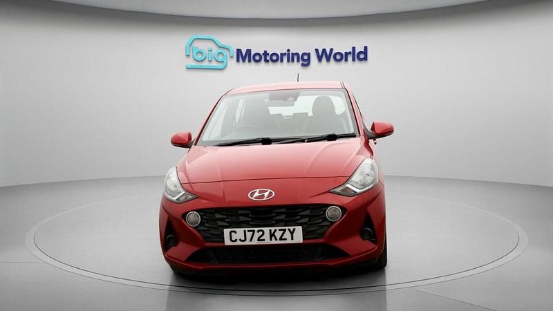 Used Hyundai i10 SE 67 HP (49 kW) 2022 Red Hatchback