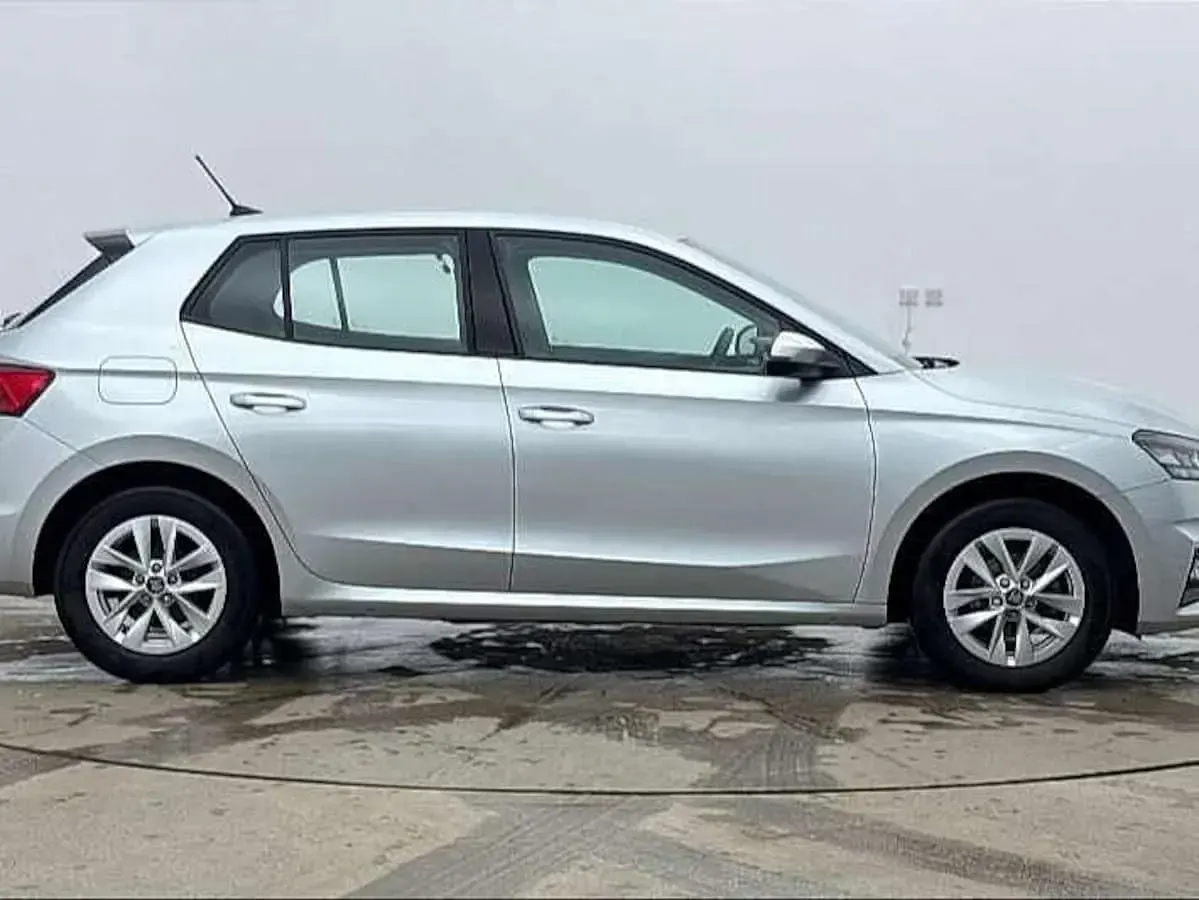 Used Skoda Fabia SE 70 HP (51 kW) 2025 Silver Hatchback