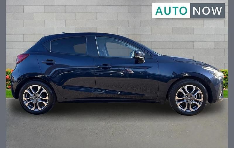 Used Mazda 2 Inclusive 113 HP (83 kW) 2019 Blue Hatchback
