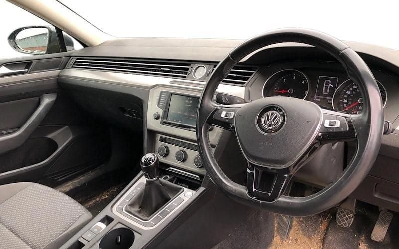 Used VW Passat S 120 HP (88 kW) 2017 Grey Estate