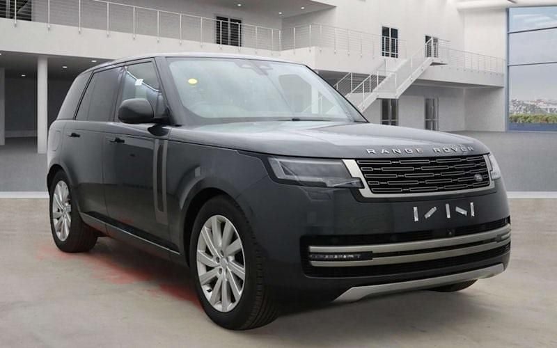 Used 2025 Land Rover Range Rover SE SUV | £77,900 (Good price) - Image 1/3