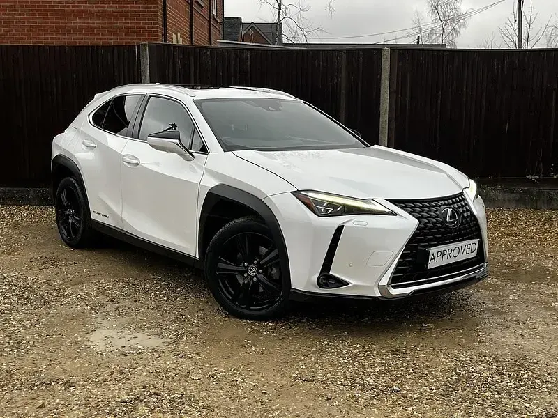 Usado Lexus UX 300e 150 kW (204 HP) 2021 Branco SUV