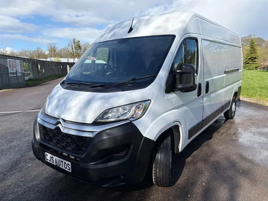 Usado Citroën Relay 140 HP (102 kW) 2022 Branco Van