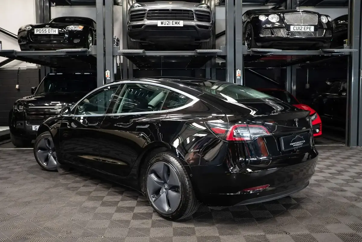 Used Tesla Model 3 Standard Range 239 kW (325 HP) 2020 Black Sedan