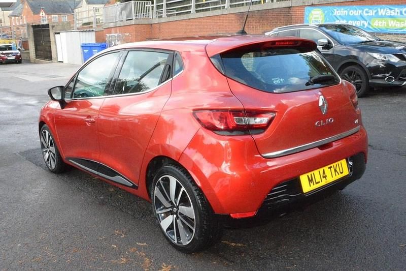 Used Renault Clio IV Dynamique 2014 Red Hatchback