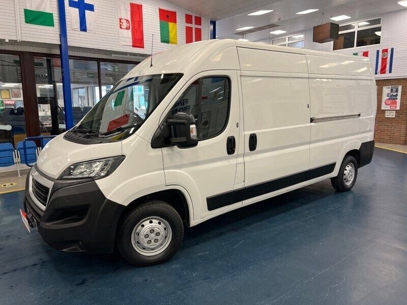 Used Peugeot Boxer 130 HP (95 kW) 2018 White Van
