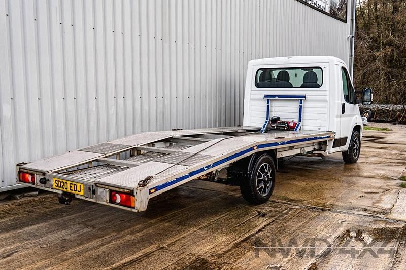 Used Peugeot Boxer 165 HP (121 kW) 2020 White Van