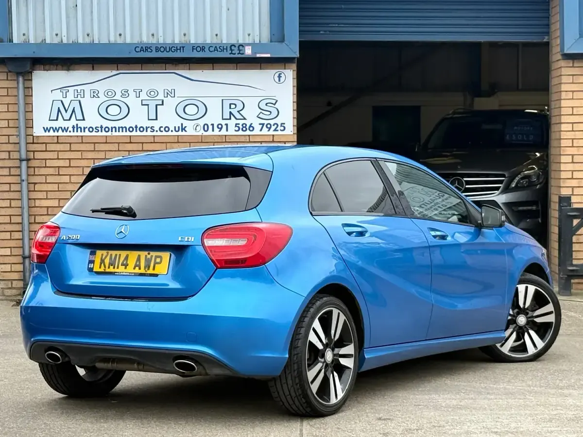 Used Mercedes A200 136 HP (100 kW) 2014 Blue Hatchback