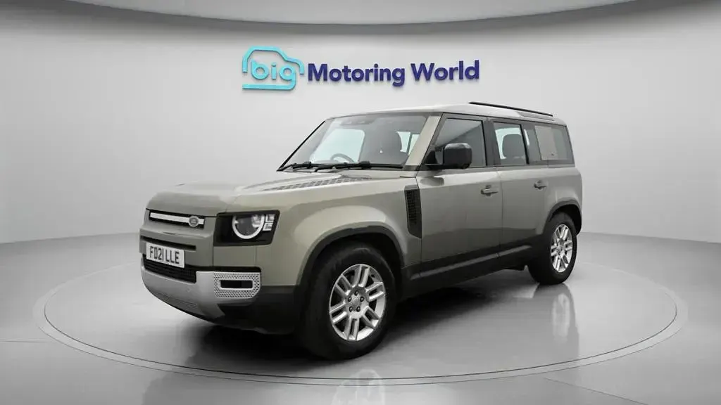 Used Land Rover Defender S 250 HP (183 kW) 2021 Green SUV