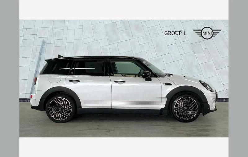 Used Mini Cooper Clubman Premium Plus 178 HP (130 kW) 2023 White Estate