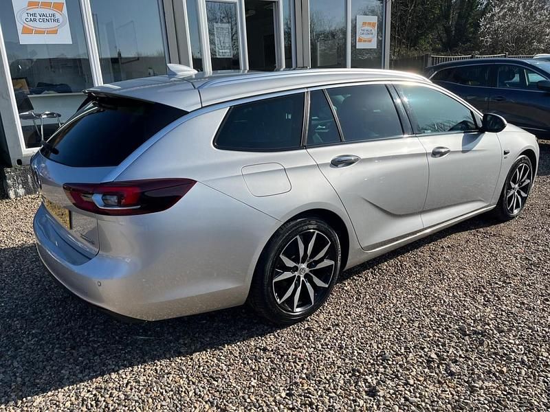 Used Vauxhall Insignia Elite 170 HP (125 kW) 2018 Silver Estate