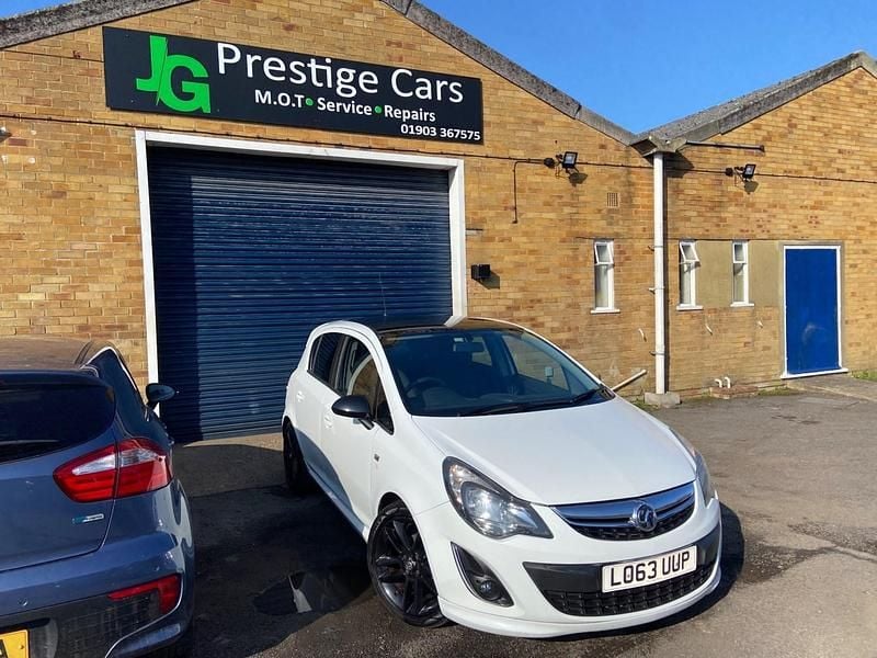 Used Vauxhall Corsa Edition 85 HP (62 kW) 2014 White Hatchback