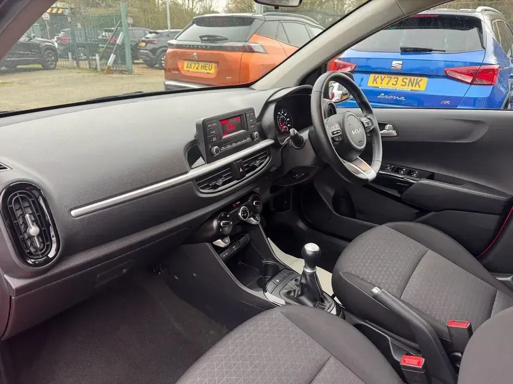 Used Kia Picanto 66 HP (48 kW) 2022 Red Hatchback