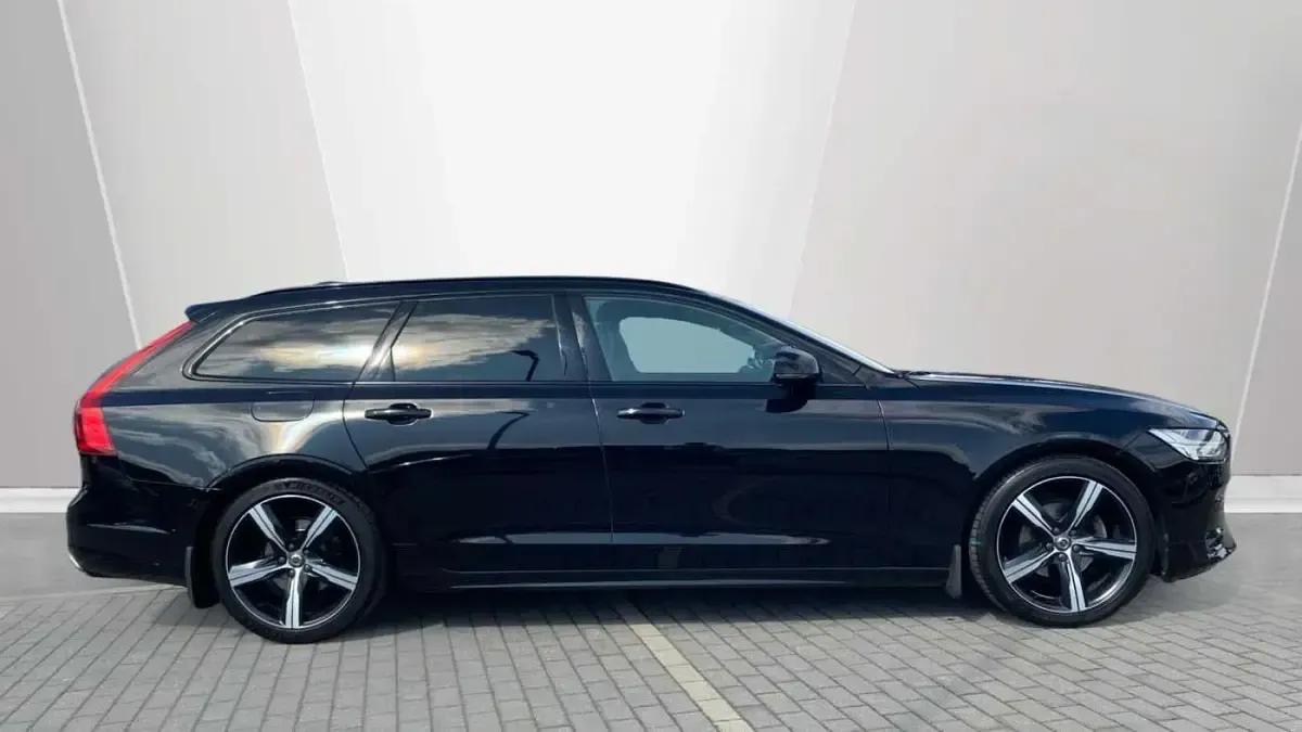 Used Volvo V90 R-Design 188 HP (138 kW) 2020 Black Estate