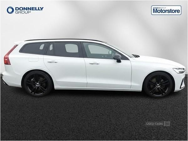 Used Volvo V60 R-Design Pro 190 HP (139 kW) 2019 White Estate