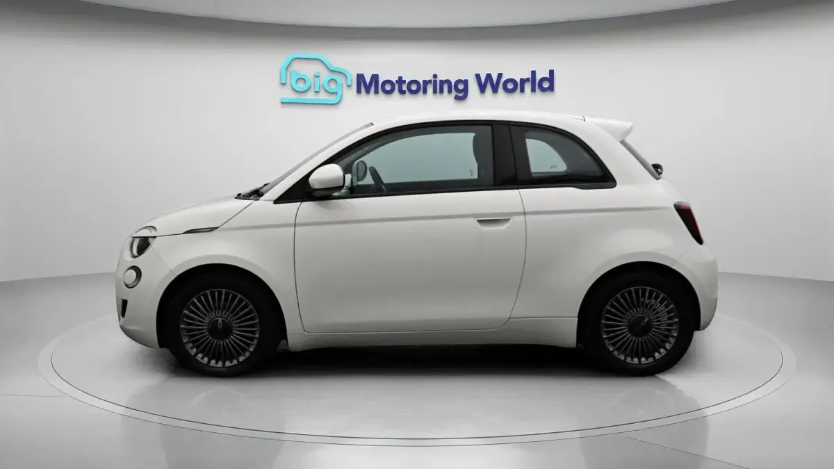 Gebraucht Fiat 500e Icon 86 kW (118 PS) 2022 Weiß Kleinwagen