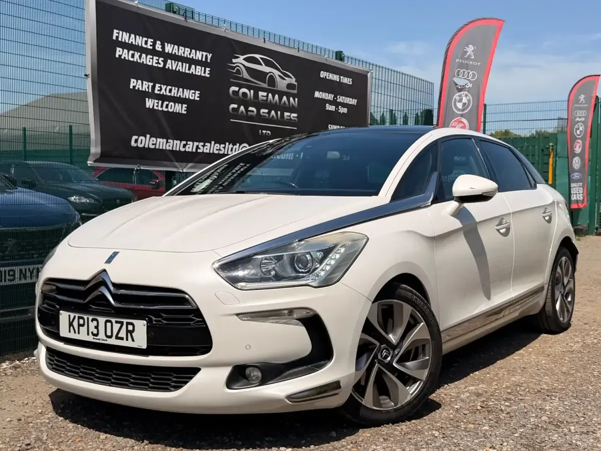 Used Citroën DS5 2013 White Hatchback