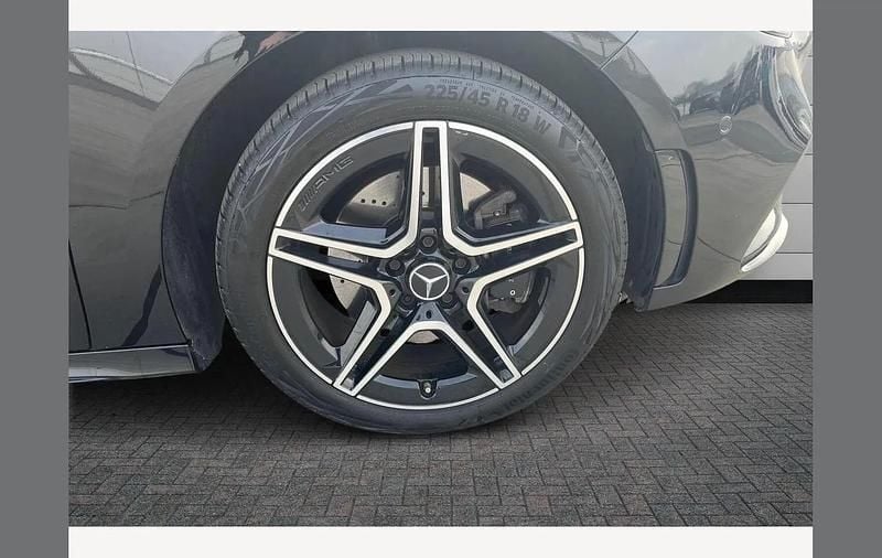 Used Mercedes B250e Executive 214 HP (157 kW) 2021 Black MPV