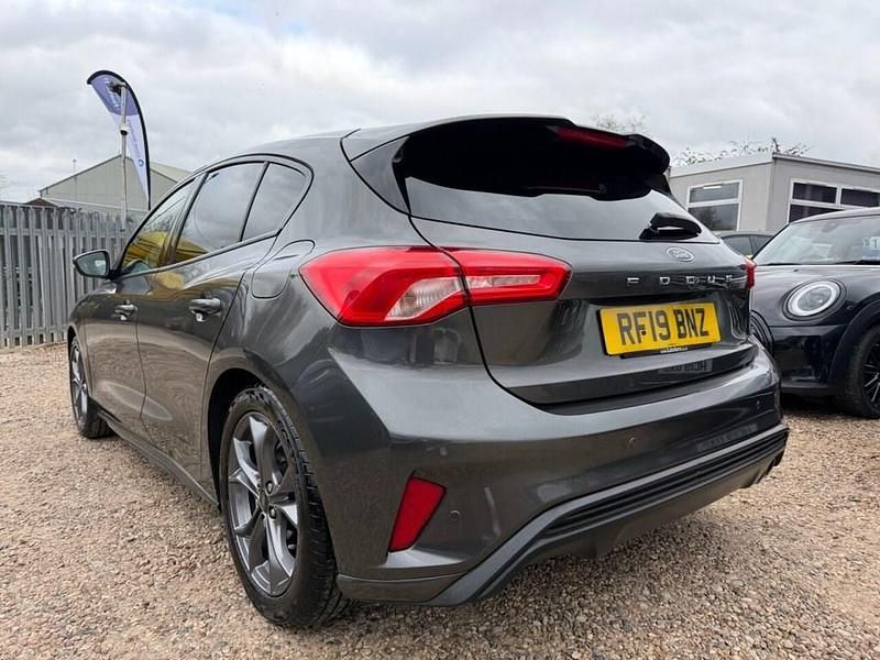 Used Ford Focus ST-Line 125 HP (91 kW) 2019 Grey Hatchback