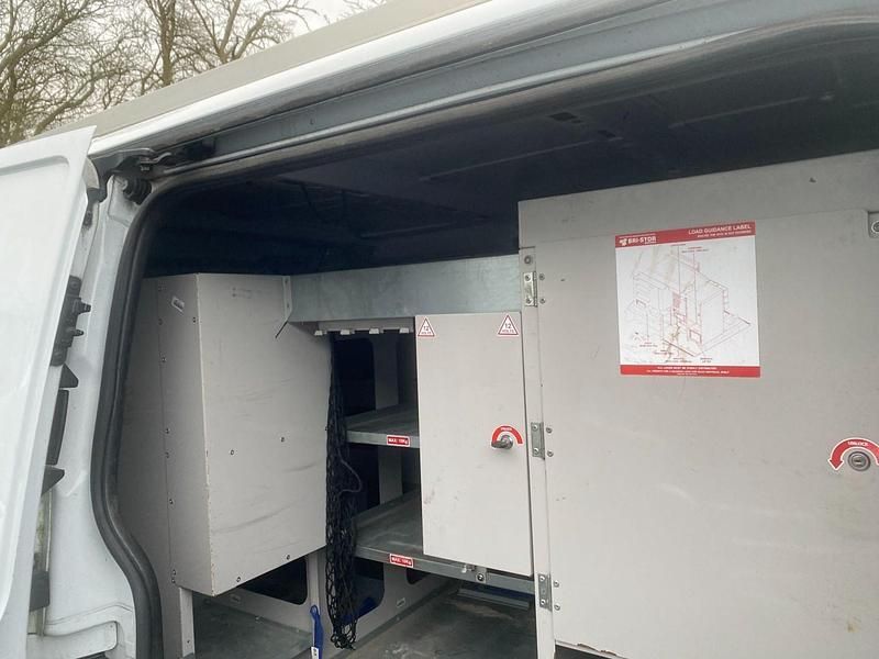 Used Ford Transit Custom 105 HP (77 kW) 2018 White Van