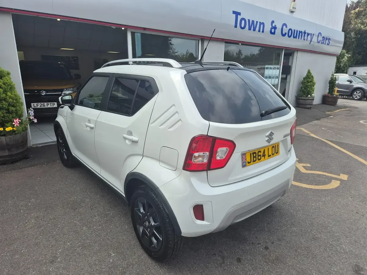 Used Suzuki Ignis SZ-T 91 HP (66 kW) 2023 White SUV