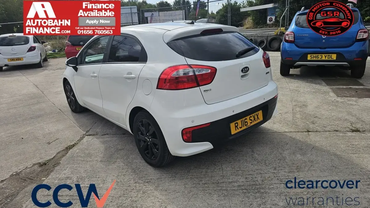 Used Kia Rio 74 HP (54 kW) 2016 White Hatchback