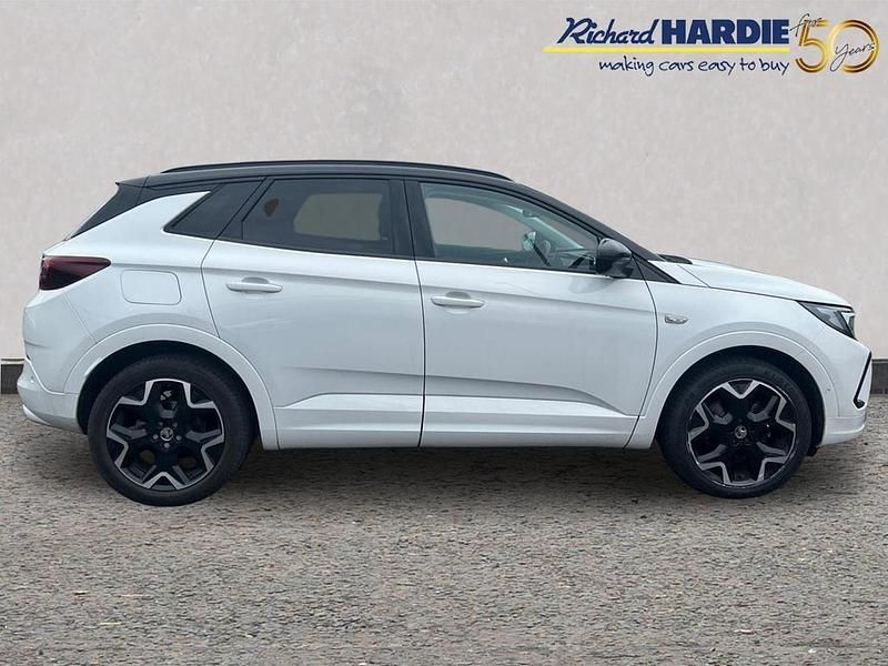 Used Vauxhall Grandland X Ultimate 128 HP (94 kW) 2024 White SUV