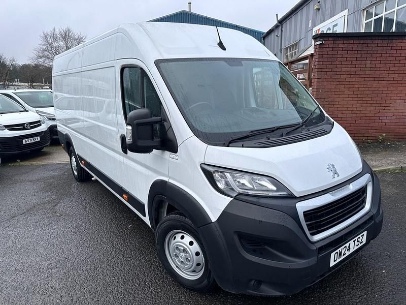 White Used 2024 Peugeot Boxer Premium Van | £19,990 (Fair price) - Image 1/4