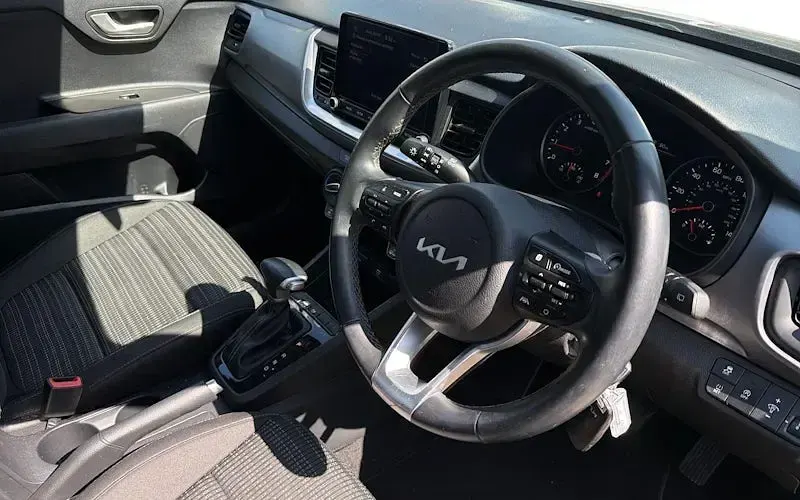 Used Kia Stonic 101 HP (74 kW) 2023 Grey SUV