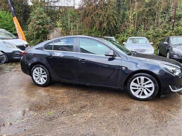 Black Used 2014 Vauxhall Insignia SRi Hatchback | £3,295 (Fair price) - Image 1/1