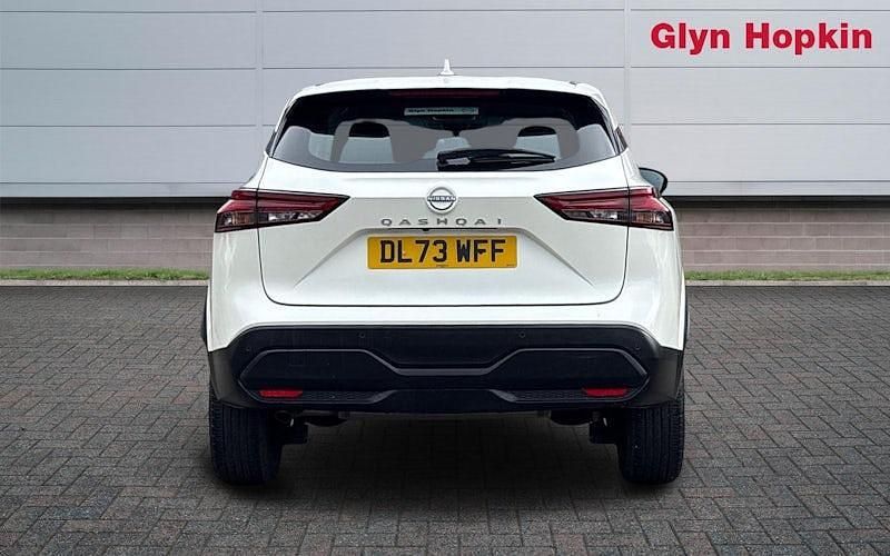 Used Nissan Qashqai Acenta Premium 158 HP (116 kW) 2023 White SUV