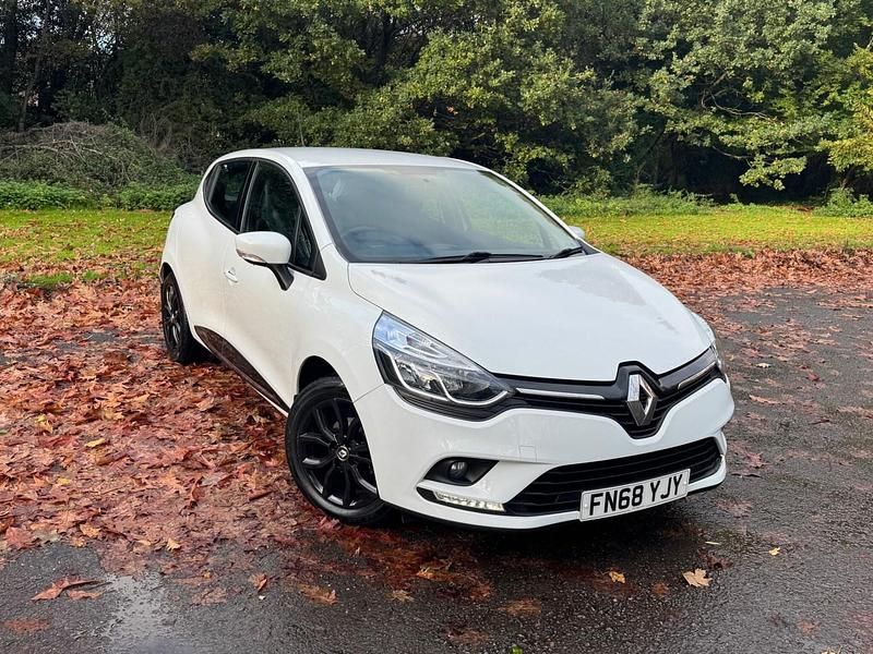 White Used 2018 Renault Clio IV Play Hatchback | £6,695 (Fair price) - Image 1/3